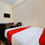 Oyo 92871 Ciparay Residence
